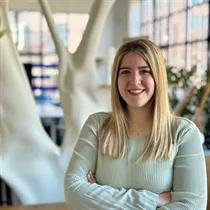 Maria søger job som arkitekt / bygningsingeniør / grafisk designer / forretningsudvikler / kulturmedarbejder